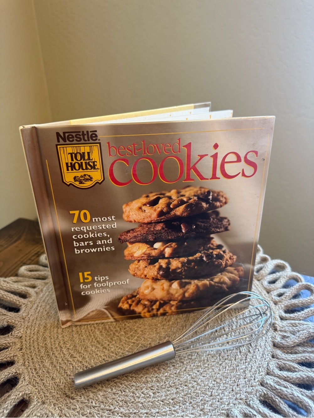 Vintage Nestle Tollhouse Cookies Cookbook Retro Recipes Sweets and Desserts 1995